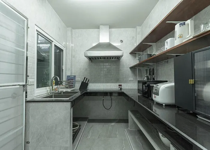 Cozy Nest Ladprao - 3br Townhome 3min Walk From Mrt