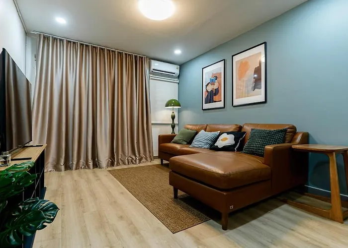 Cozy Nest Ladprao - 3br Townhome 3min Walk From Mrt 度假居